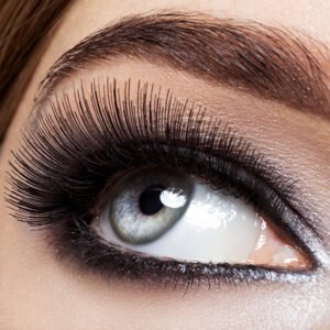 création eyeliner bas de l'espace Isaya